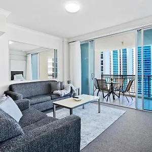  Apartment Chevron Renaissance - Self Contained & Privately Managed - Wow Stay